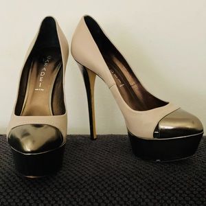 Casadei Platform pumps